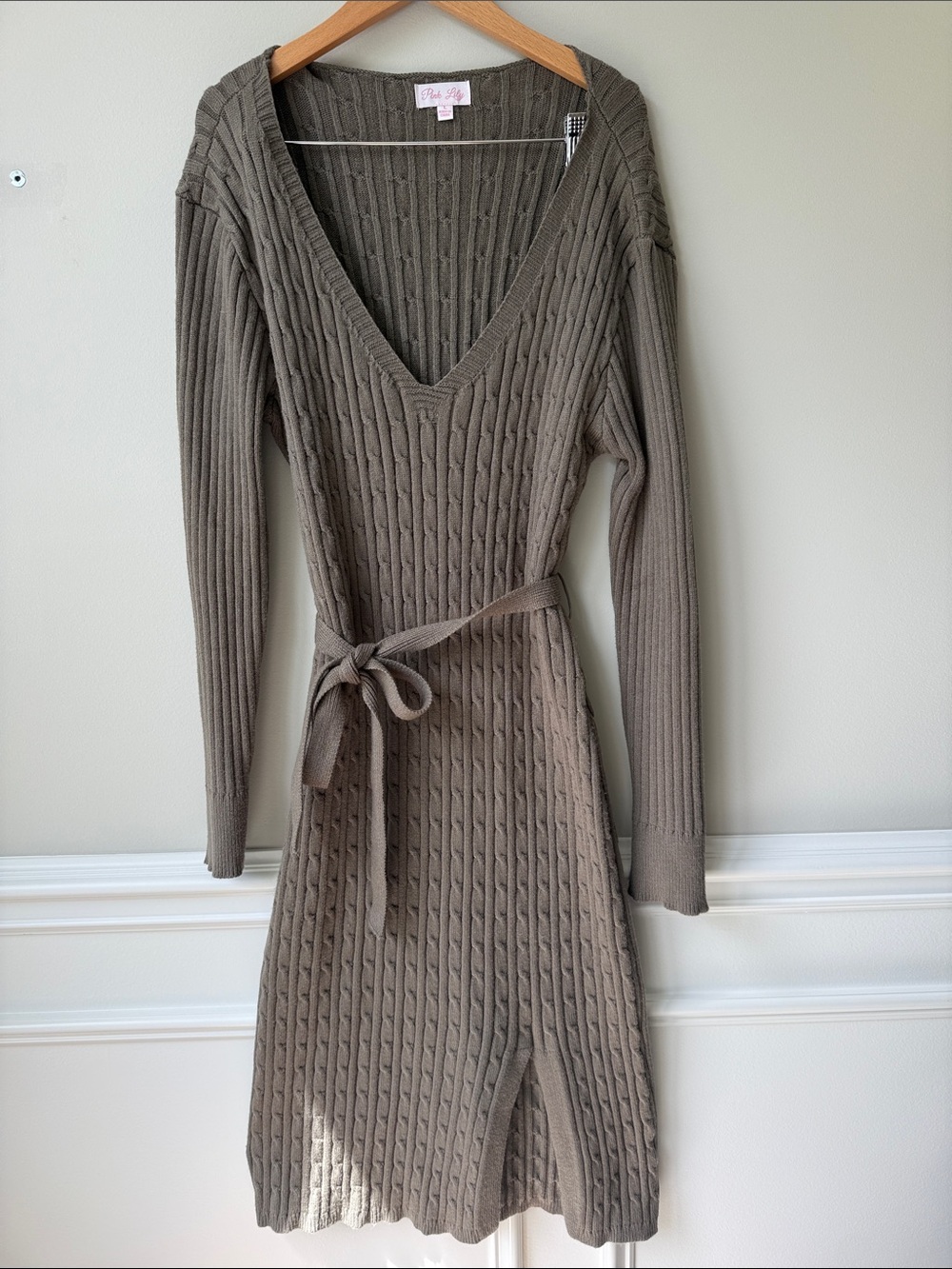 Pink Lily Cable Knit V-Neck Belted Sweater Dress Olive Green Sz L